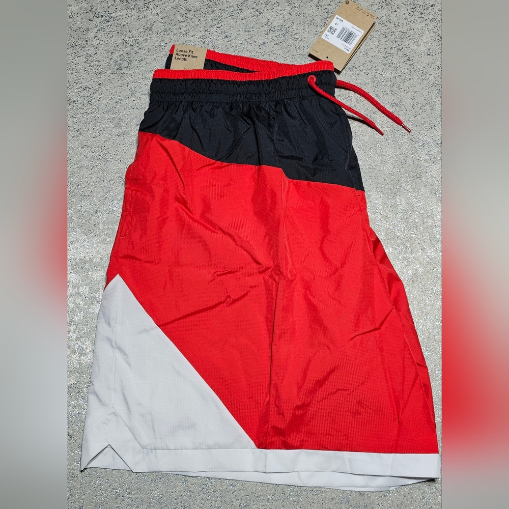 Nike Men's DNA Woven Red Shorts 4XL (NWT) - Picture 3 of 10